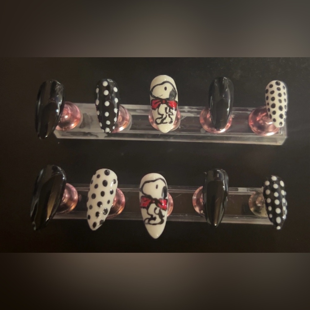 Black and White Snoopy Nail Set